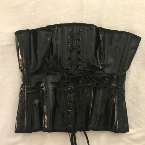 Vintage Black Patent Beauty Corset - Picture 5 of 14